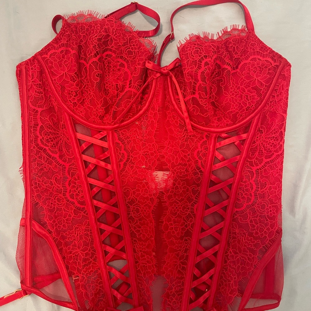 VS red corset top never worn tags still on size medium